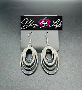 Date Night Diva - White Earring 2745E