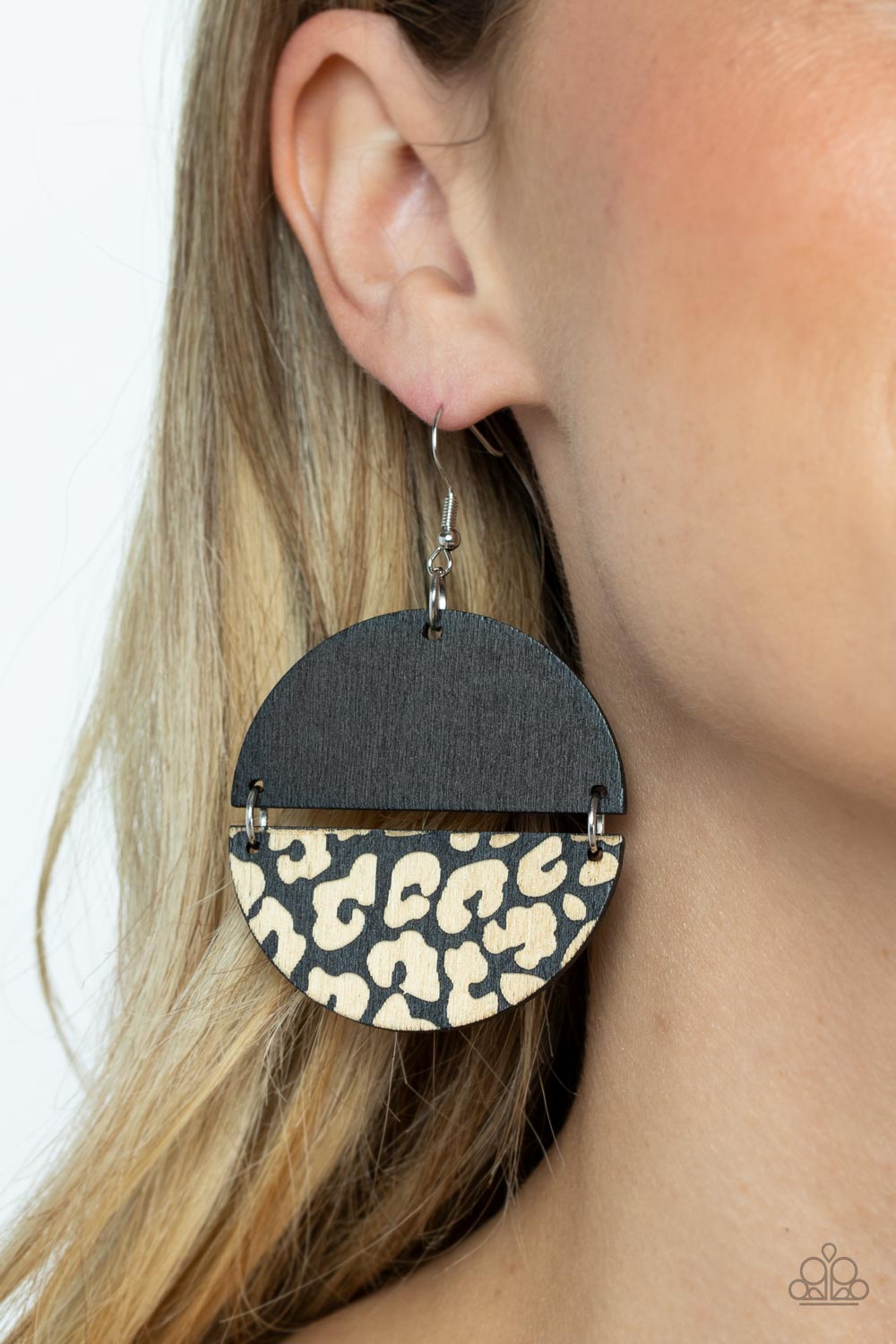 Jungle Catwalk - Black Earring 2509e