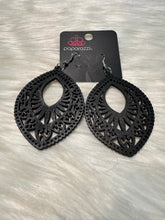 Load image into Gallery viewer, Coachella Gardens - Black Earring 2676E