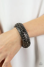 Load image into Gallery viewer, Making My Way Black - Zi Bracelet