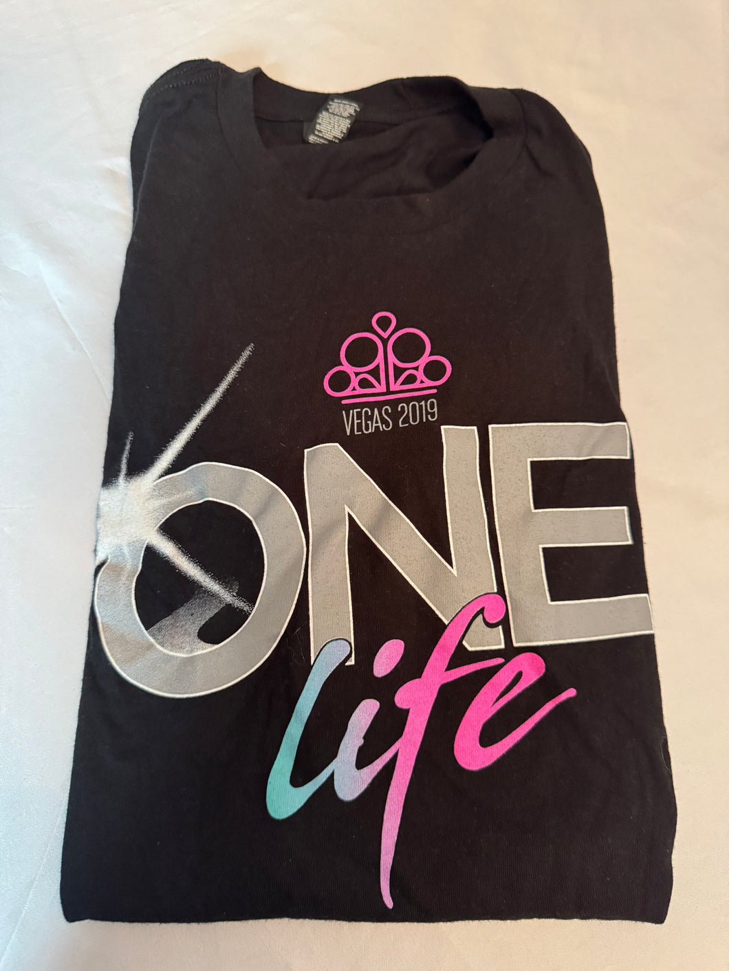 T - Shirt - Size Medium/ Pre Loved