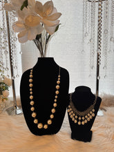 Load image into Gallery viewer, Velvet Bust Large - Pre Loved