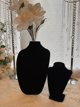 Load image into Gallery viewer, Velvet Bust Large - Pre Loved