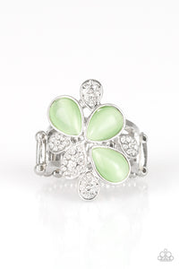 Diamond Daisies - Green Ring