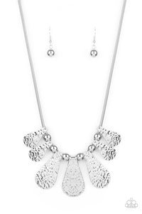 Gallery Goddess - Silver Necklace 1393n