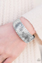 Load image into Gallery viewer, Meadow Music - Silver Bracelet