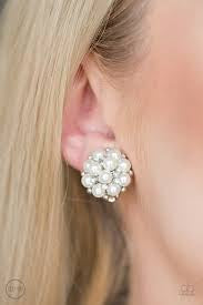 Par Pearl - White Earring