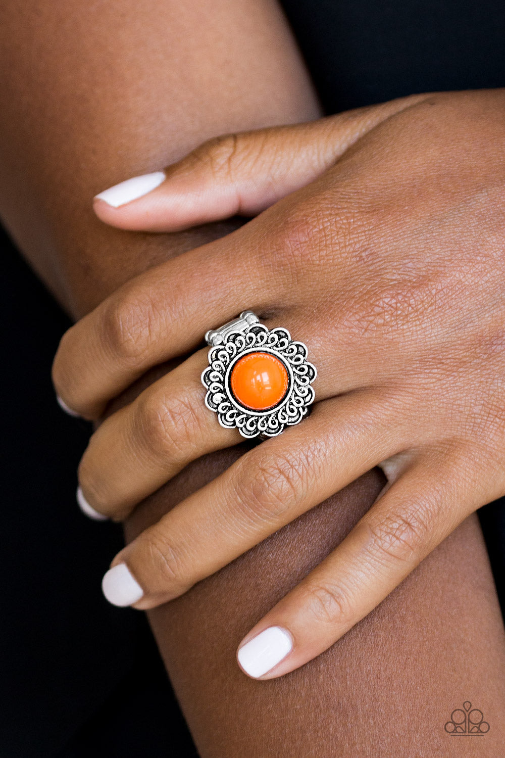 Garden Stoll - Orange Ring