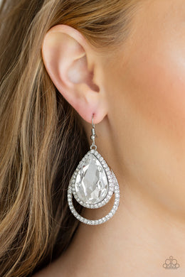 Famous - White Earring 2649E