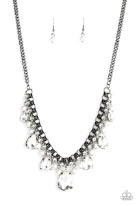 Knockout Queen - Black Necklace 1316n