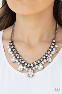 Knockout Queen - Black Necklace 1316n