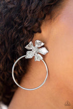 Load image into Gallery viewer, Buttercup Bliss - Silver Earring 2904e