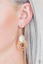 Load image into Gallery viewer, Real Queen - Gold Earring 2635E