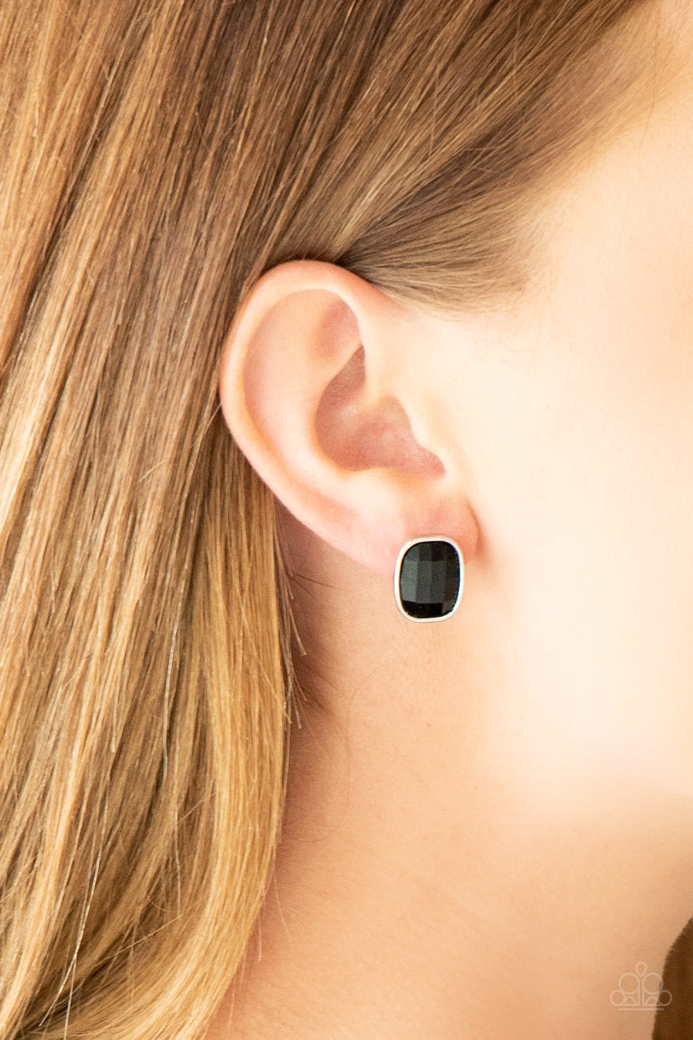 Incredibly Iconic - Black Earring 2689E