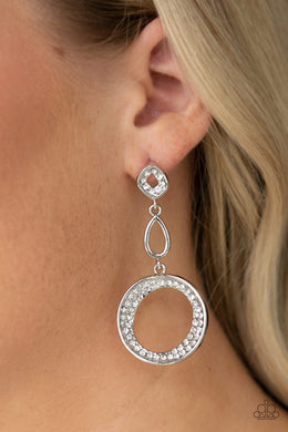 On The Glamour Scene - White Earring 2691E