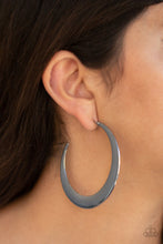 Load image into Gallery viewer, Moon Beam - Black Earring 2518e