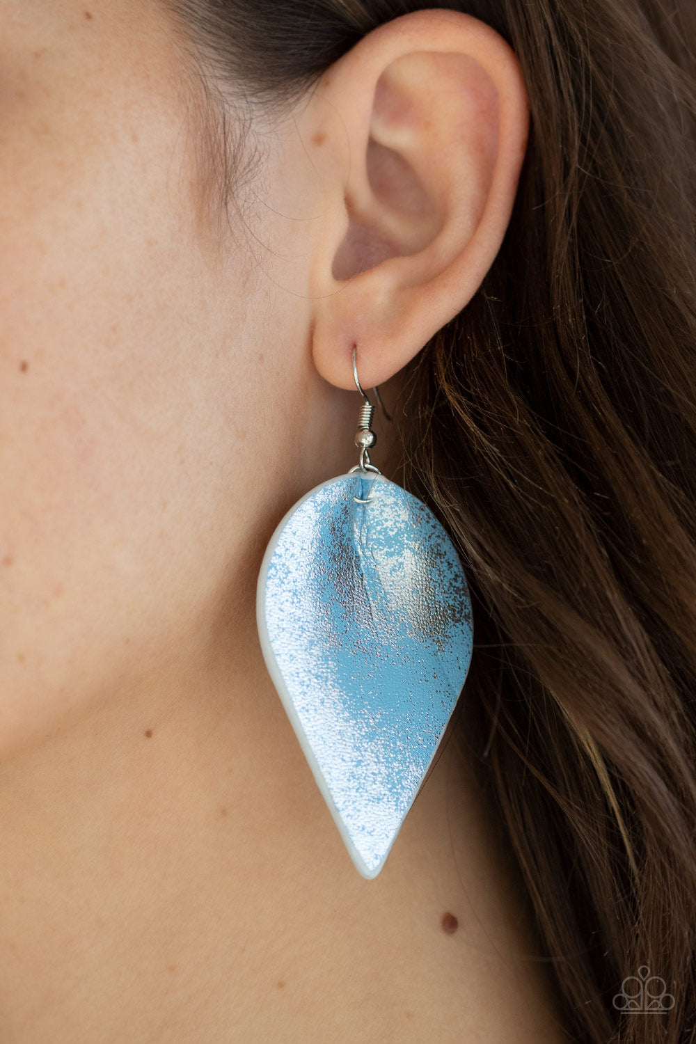 Enchanted Shimmer - Blue Earring  2719E