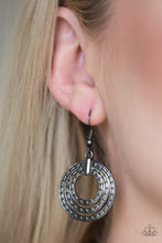 Load image into Gallery viewer, Open Plains - Black Earring