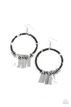 Load image into Gallery viewer, Garden Chimes - Black Earring 2853e